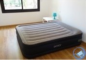 Кровать надувная двуспальная с насосом Intex 64136 (152х203х42) - фото 58476